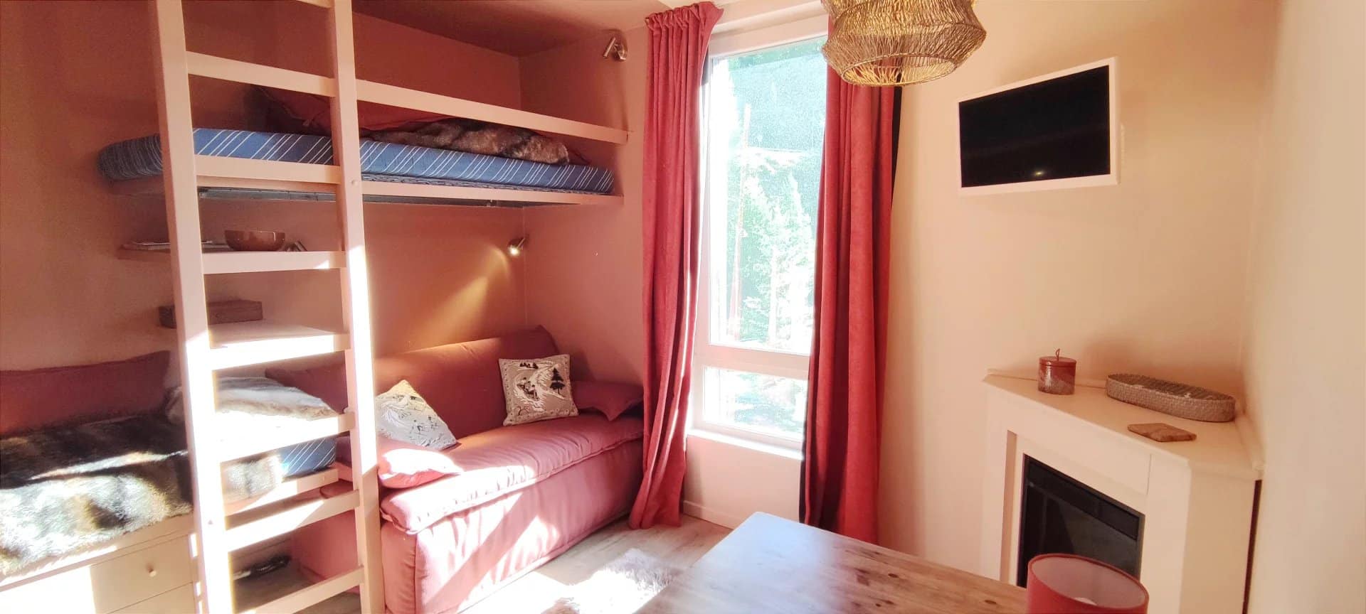 Studio rénové, confort & shopping à deux pas