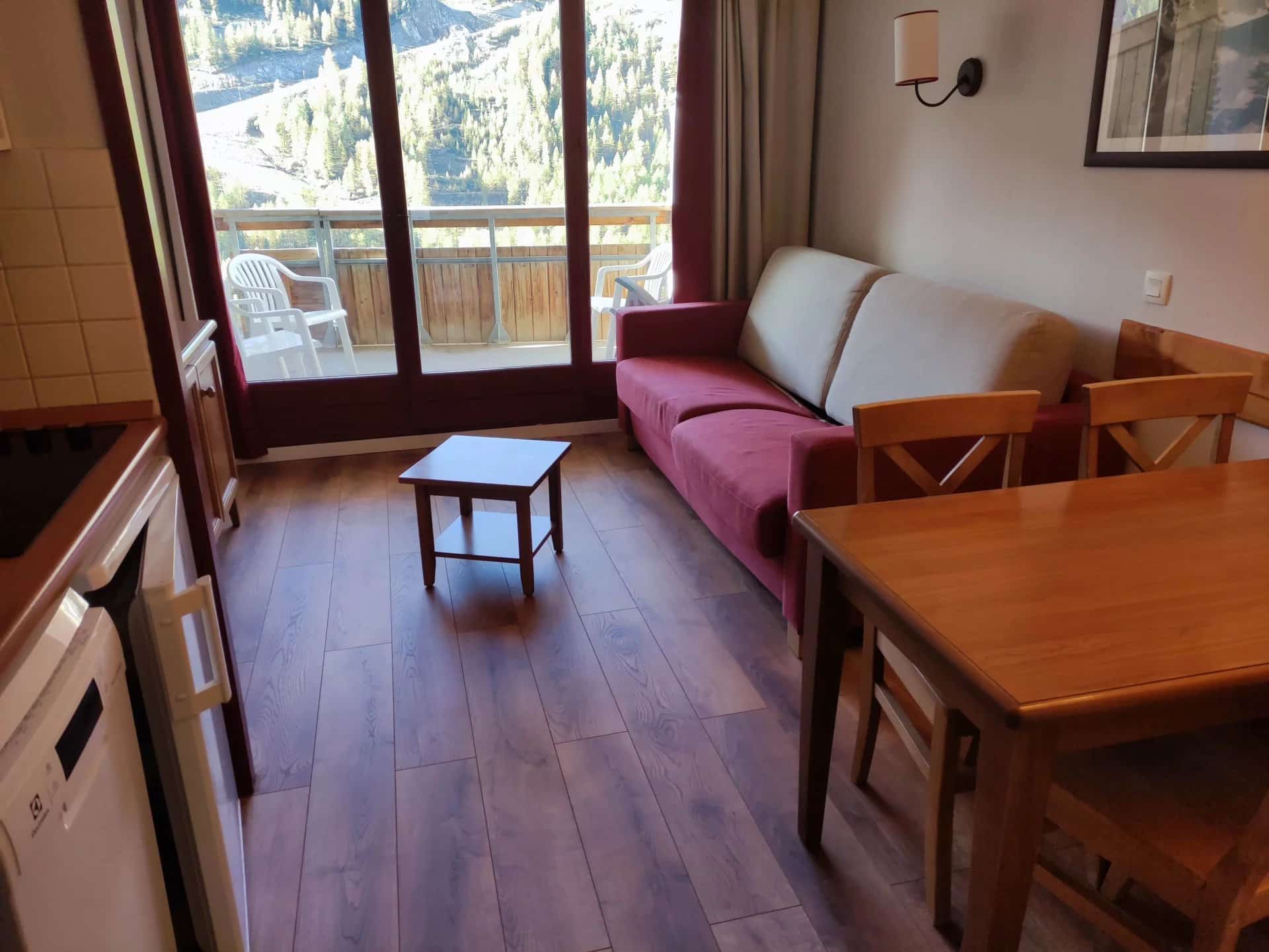 Appartement lumineux vue dégagée montagne
