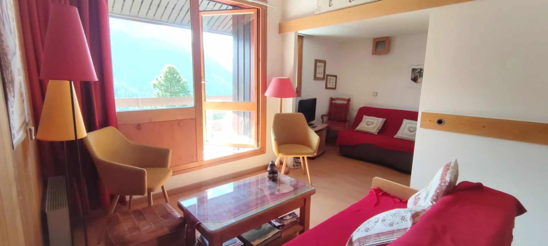 BEL APPARTEMENT SPACIEUX HAUTEURS STATION