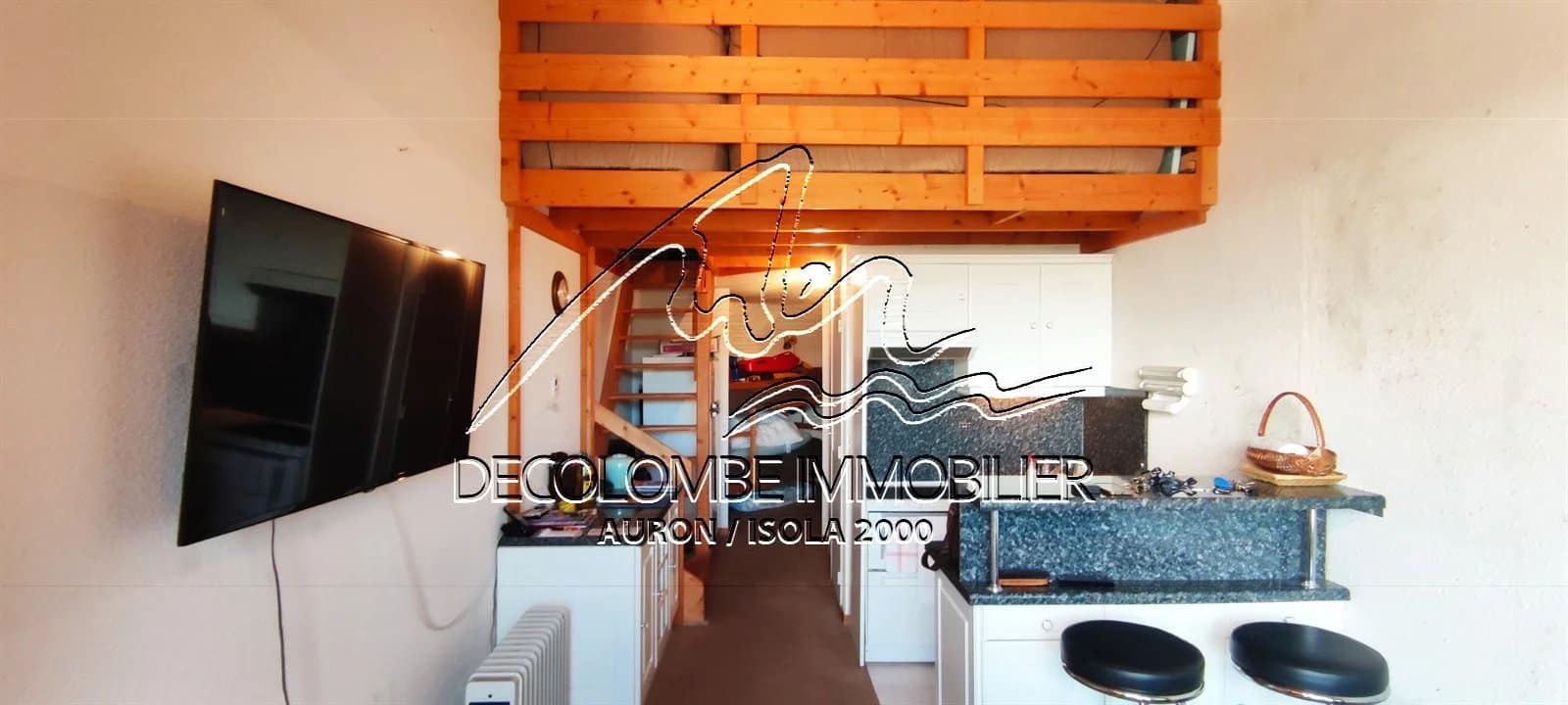 APPARTEMENT MEZZANINE AVEC CAVE