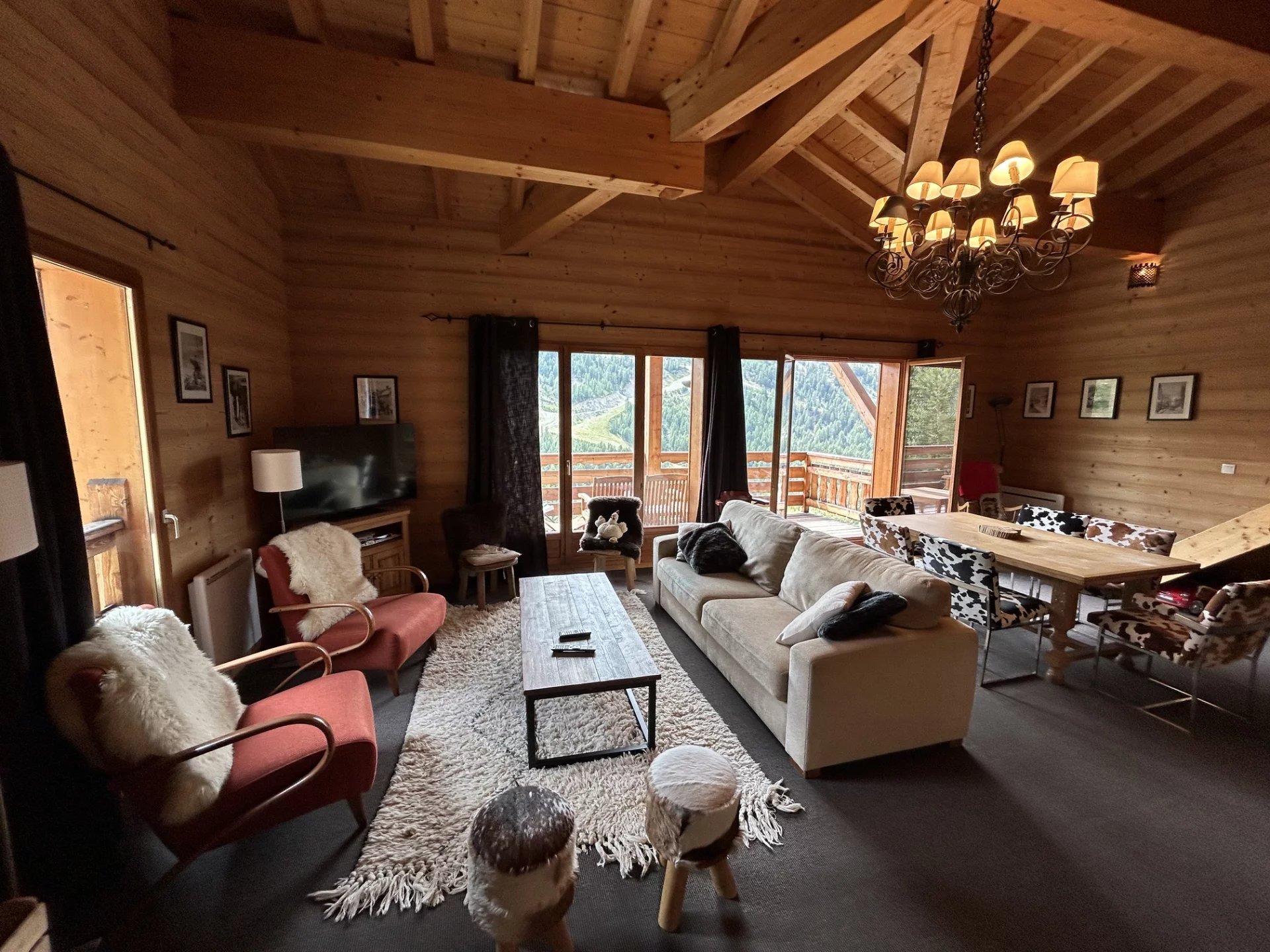 SUPERBE APPARTEMENT SPACIEUX EN HAUTEUR STATION